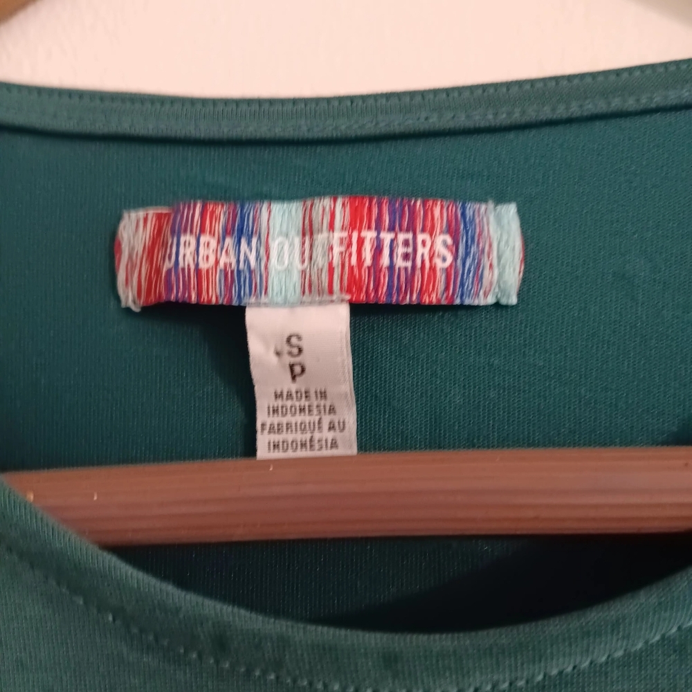 Urban Outfitter Woman Size Small Wrapped Cropped Green Top Flared Long Sleeve - Picture 4 of 10